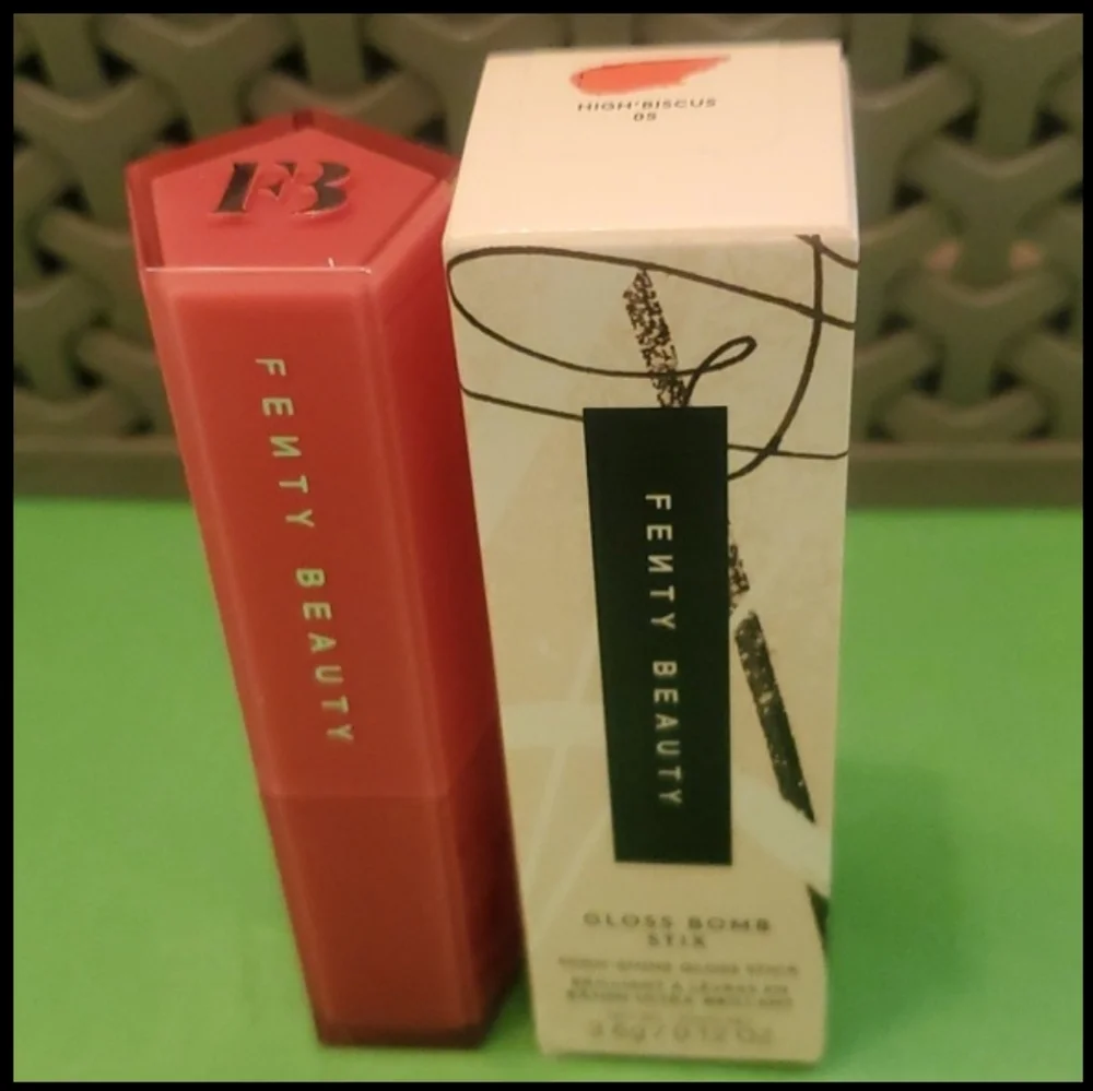 Fenty Beauty Gloss Bomb Stix High-Shine Gloss Stick High'biscus. BNIB - Picture 5 of 5
